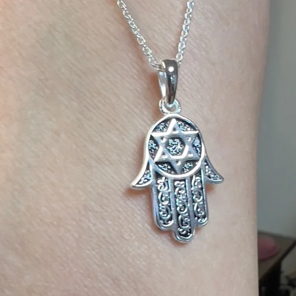 925 Sterling Silver. Hamsa. Necklace - Picture 1 of 7